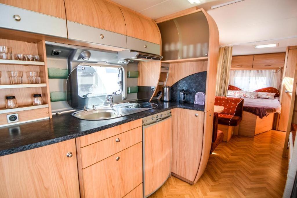 Camping Molo Surf Spot 야스타르니아 외부 사진